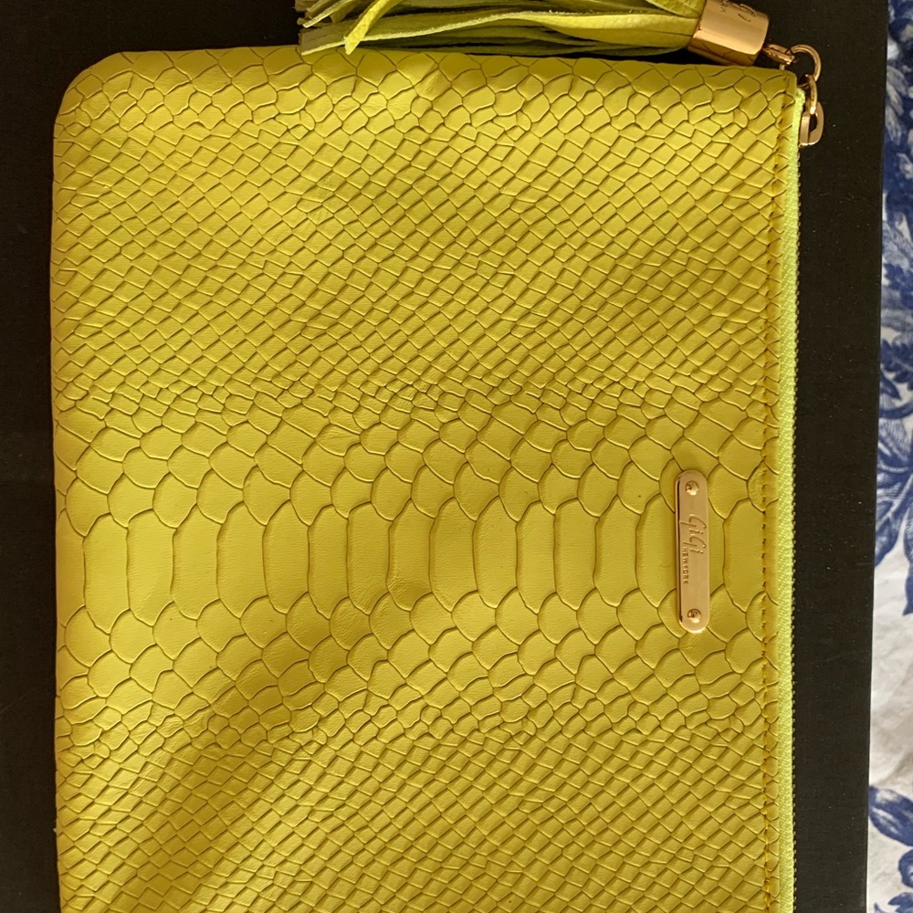 GiGi clutch